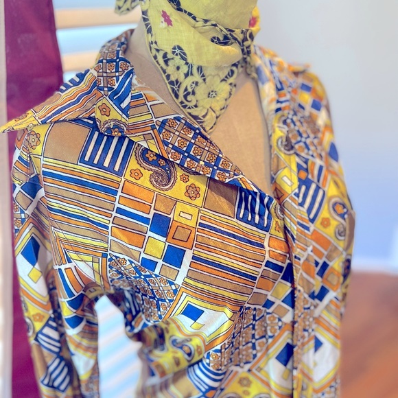 VTG Button Down Shirt - Picture 3 of 5